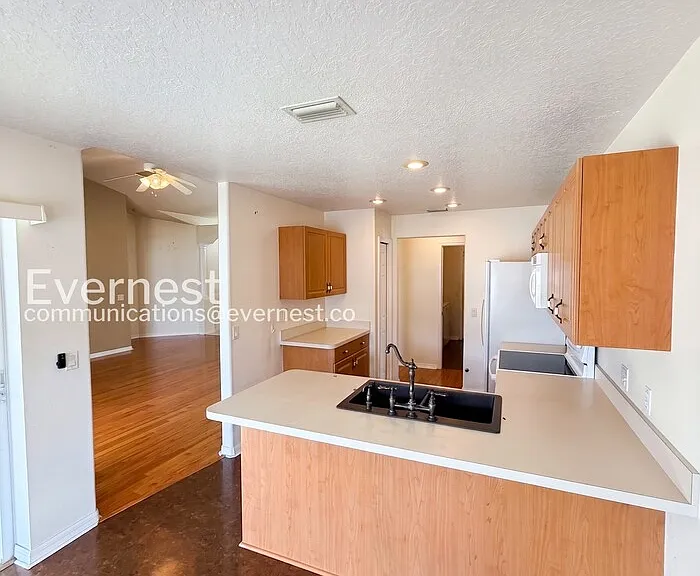 6930 Frascati Loop — Photo 6