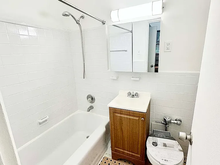 230 E 75th St #2B — Photo 6