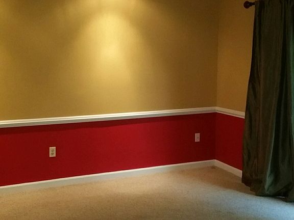 Finshed basement could be extra bedroom