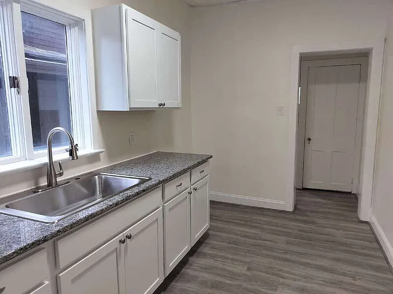 547 Centre St — Photo 5