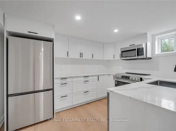 1339 Augustine Dr, Burlington, ON L7P 2M9