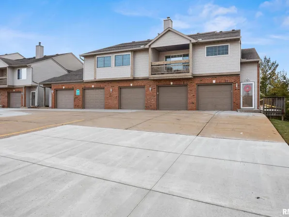 4597 Thornhill Dr #106B, Peoria, IL 61615