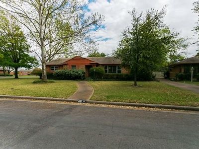 606 Bizerte Ave, Dallas, TX, 75224