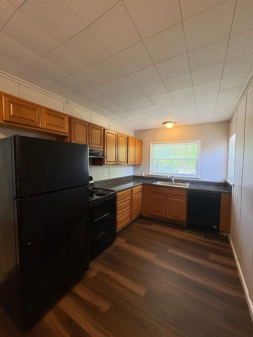 5 bedroom House — Photo 2