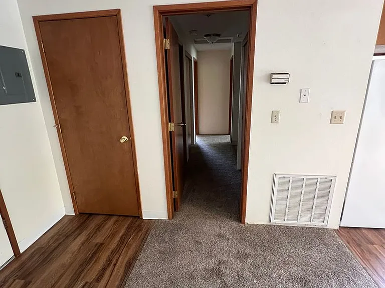 7039-1t - 2187 & 2189 NW North Hill Drive — Photo 10