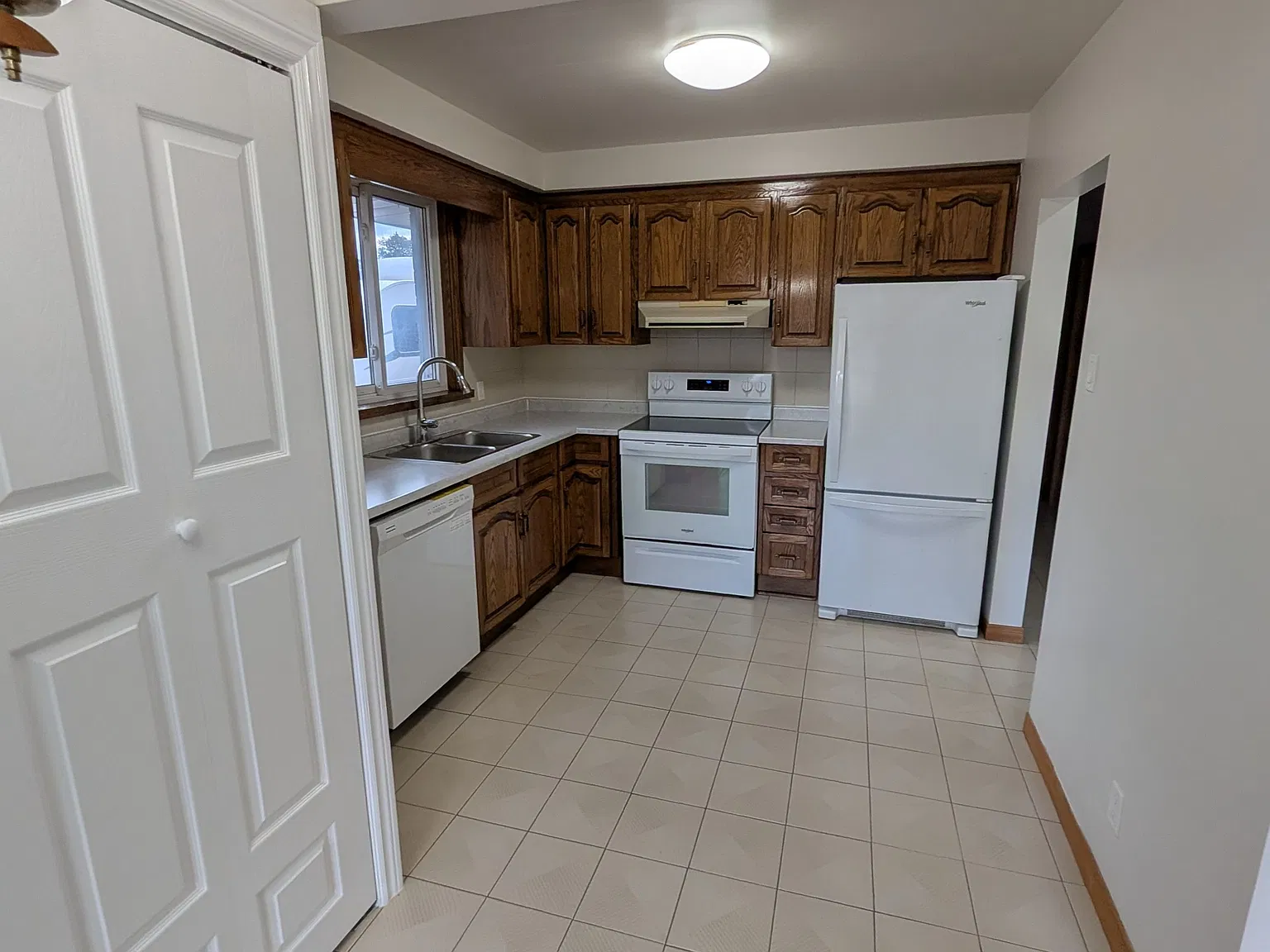 3 bed, $2,900 — Photo 4