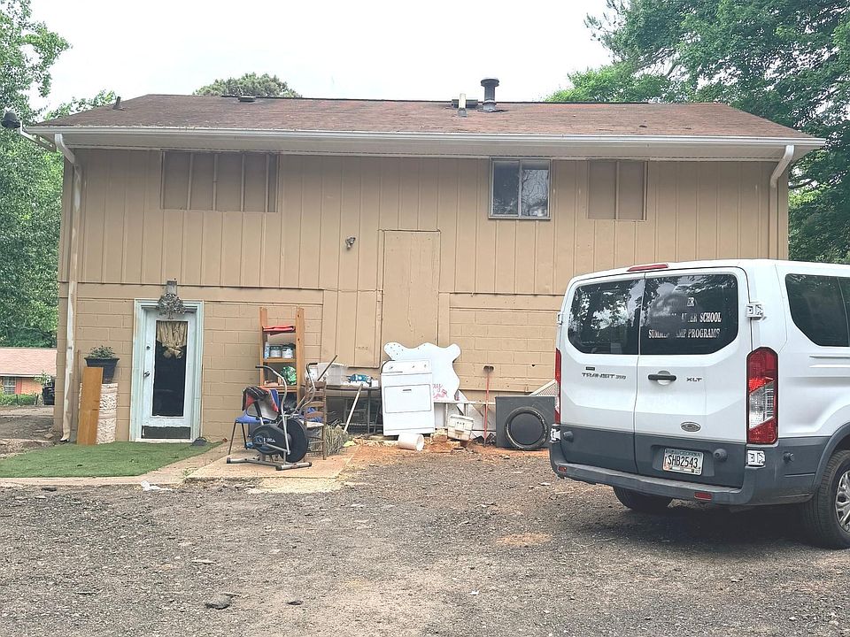 2nd image of 883 Brian Ln