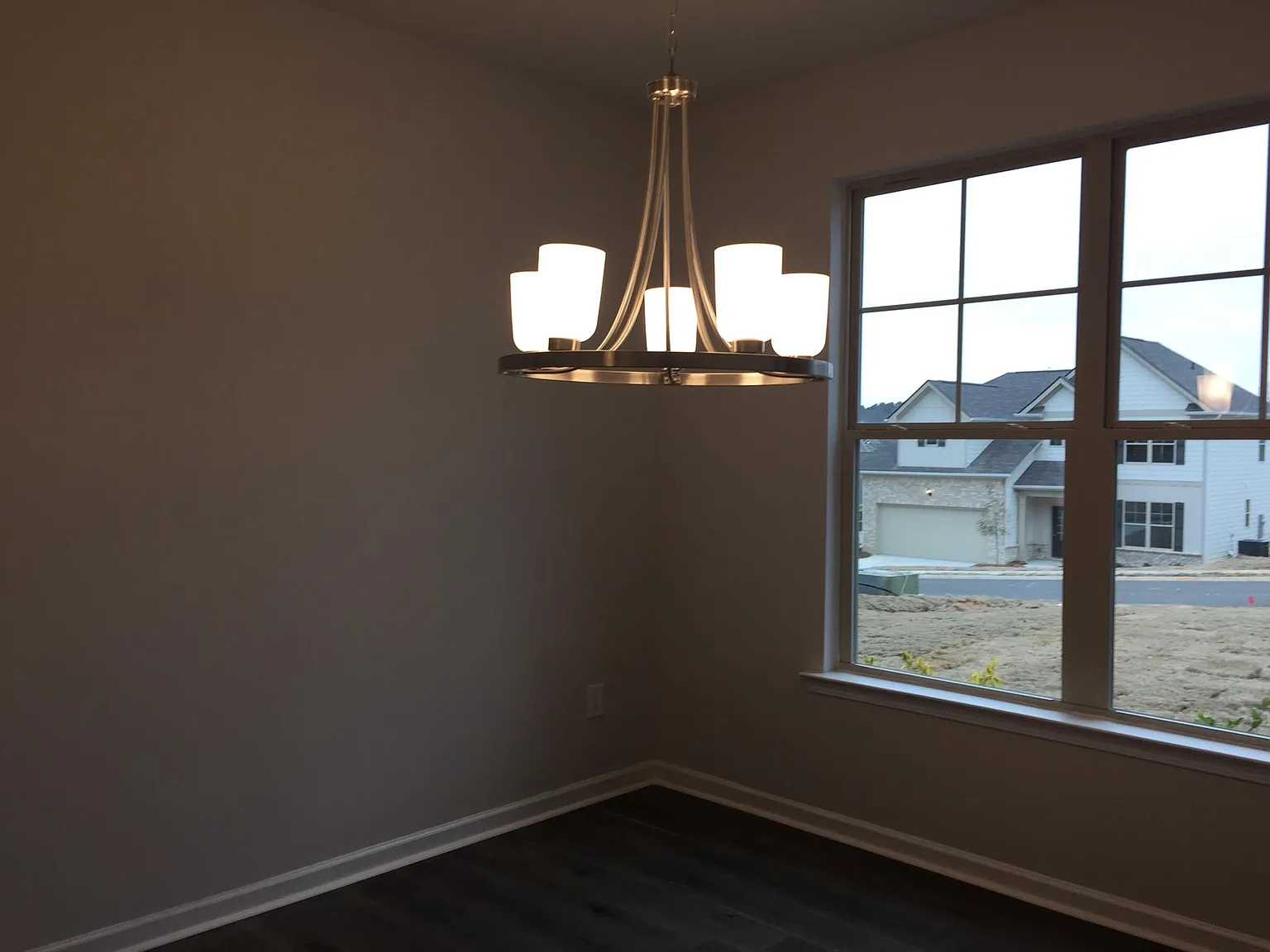 4 bed, 2.5 bath, 2232 sqft, $2,100 — Photo 3