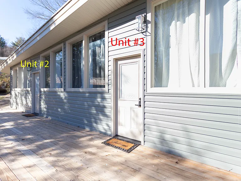 Welcome to 2042 Creek Road Unit #3. Private entrance to unit #3.
