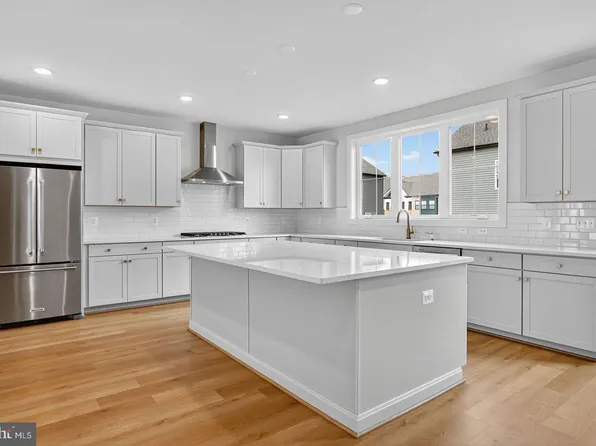 42148 Stone Press Ter, Ashburn, VA 20148