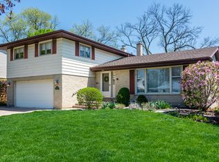 121 S Elm Tree Ln, Elmhurst, IL 60126