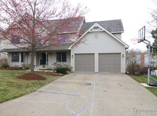 2471 Emerald Ln, Lindenhurst, IL 60046