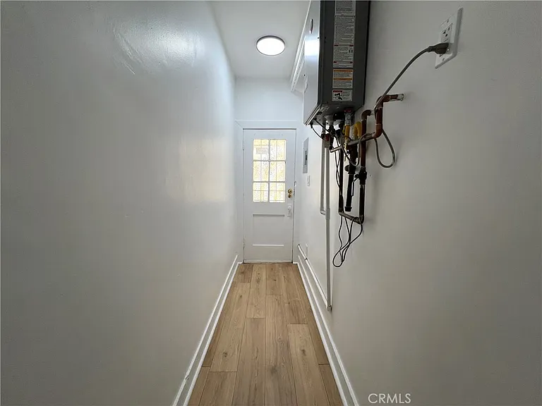 1557 W 36th Pl — Photo 21