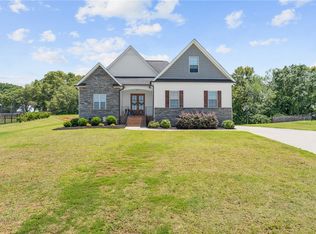 26 Stetson Dr, Anderson, SC 29625