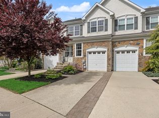 105 Weaver Dr, Marlton, NJ 08053