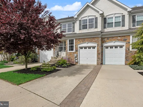 105 Weaver Dr, Marlton, NJ 08053