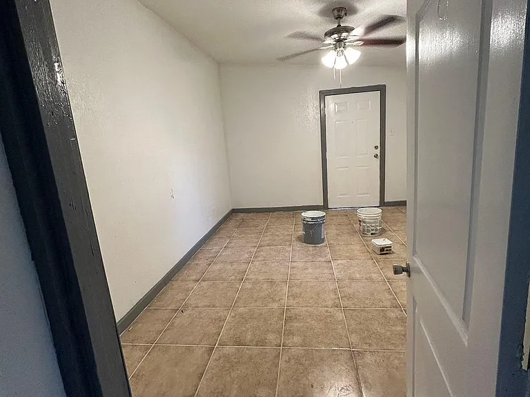 706 Thalia Dr — Photo 8
