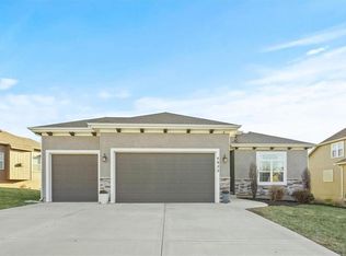 4822 Augusta Dr, Basehor, KS 66007