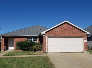911 Hems Ln, Arlington, TX 76001
