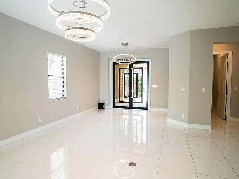 8665 E Baypoint Cir — Photo 4