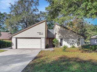 37 Cherry Hill Dr, Conroe, TX 77304