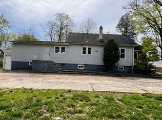 176 Victor St, Somerset, NJ 08873