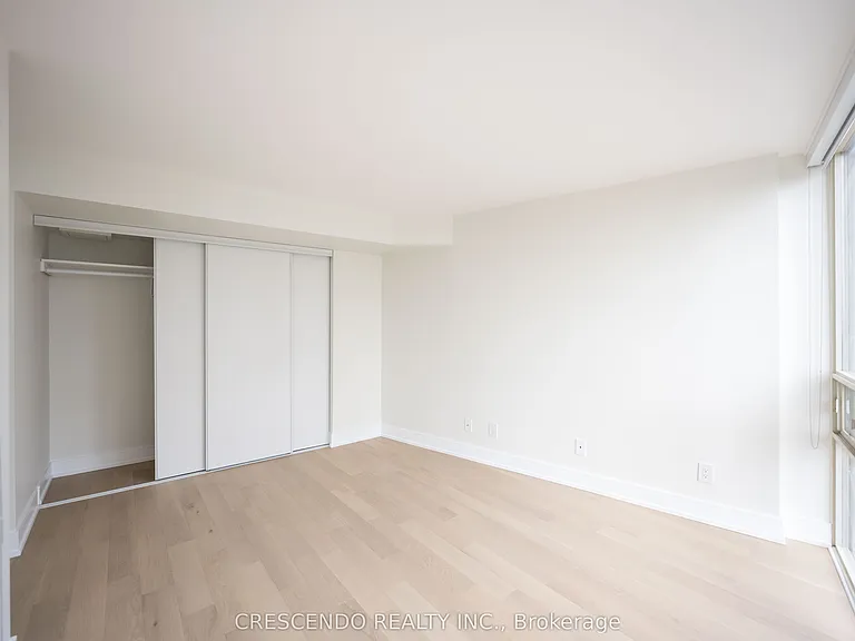 50 Eglinton Ave W #1006 — Photo 17