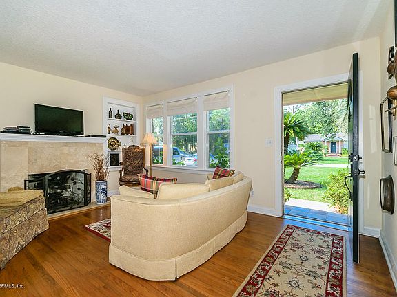 2nd image of 1251 Miramar Ave