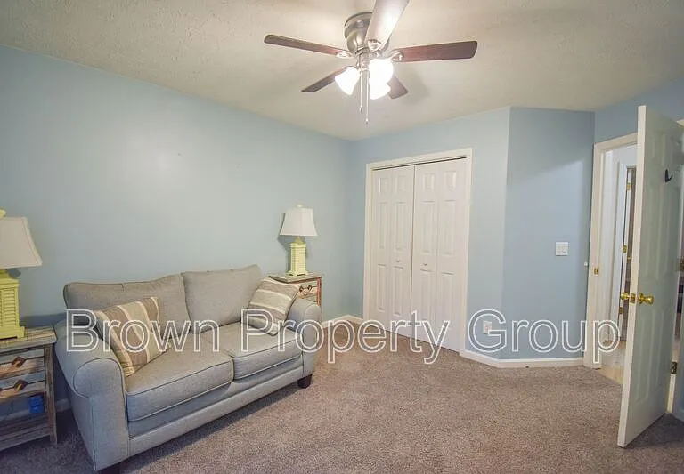 1651 Greenock Ave — Photo 14