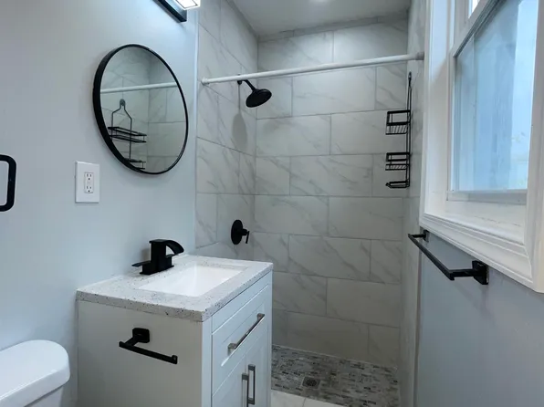 396 Woodlawn Avenue image 13 of 20