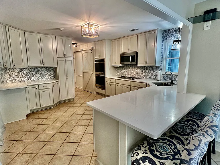 205 Kinderhill Ct — Photo 9