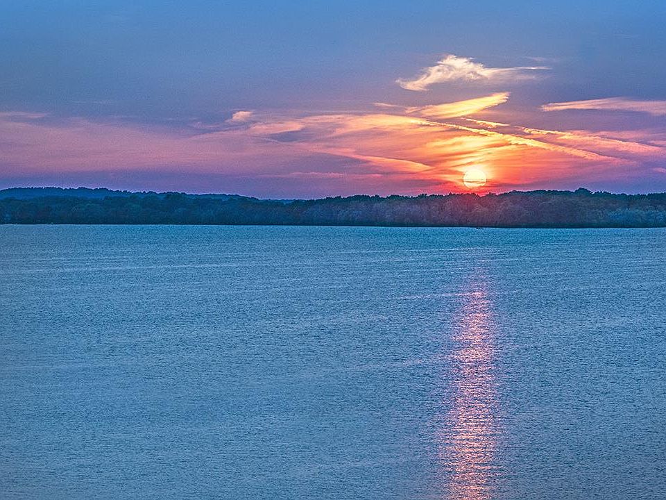 1st image of 5600 Lake Edge #304