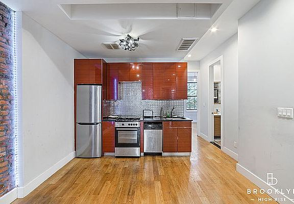 4th image of 1226 Bedford Ave #2C