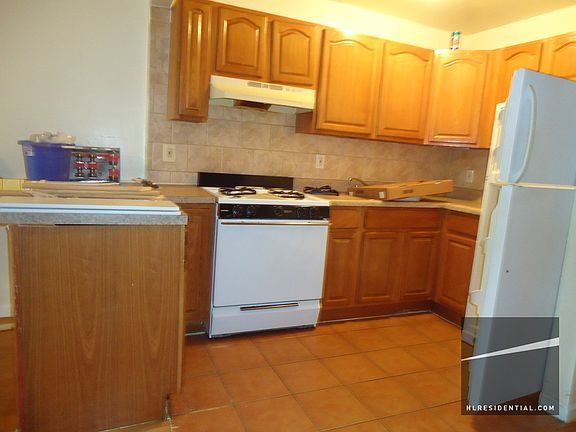 2nd image of 2095 Bergen St #1