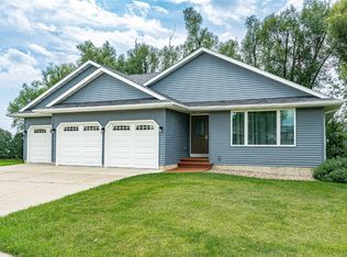811 Valley Ct, Center Point, IA 52213