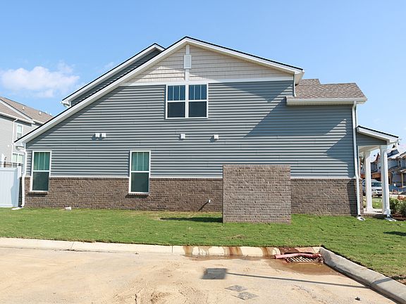 5th image of 1745 Manuka Ln