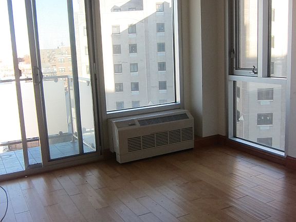 2nd image of 2618 21st St APT 1