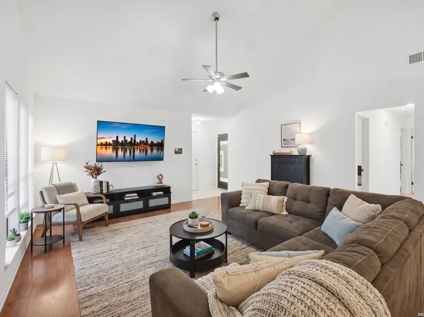 7250 Rimwood St., Live Oak, TX 78233