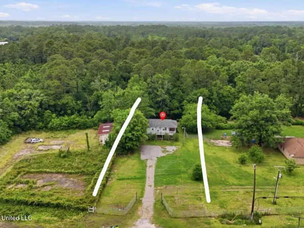 8621 Old Stage Rd, Moss Point, MS 39562