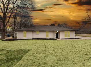321 Shadowwood Trl, Red Oak, TX 75154