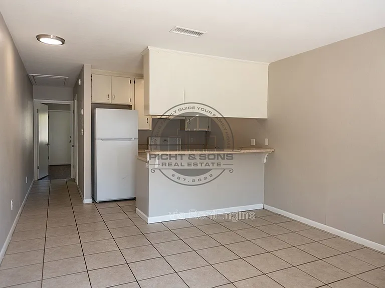 414 Hayden Rd #E — Photo 3