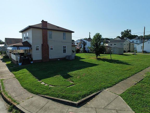 2nd image of 1726 Oak St