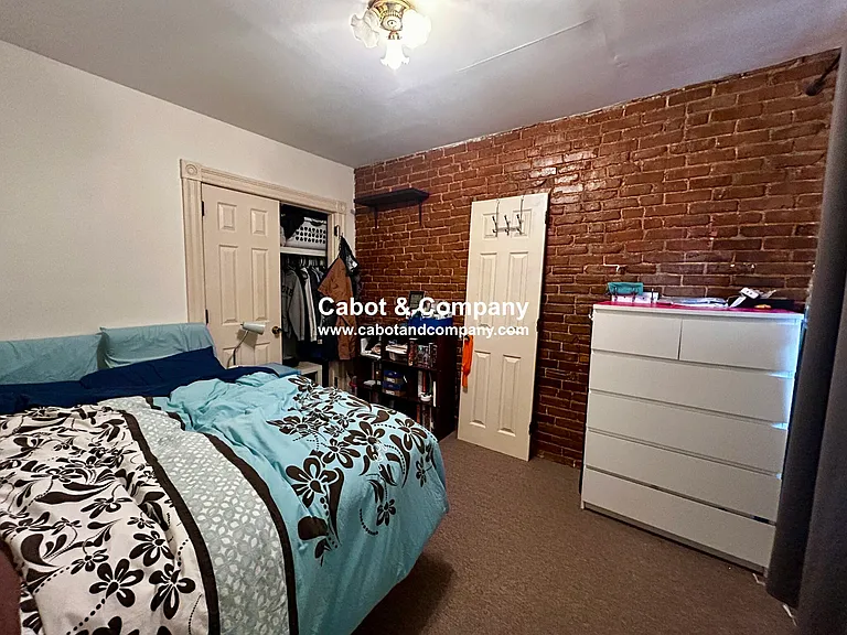8 Mead St #1 — Photo 5