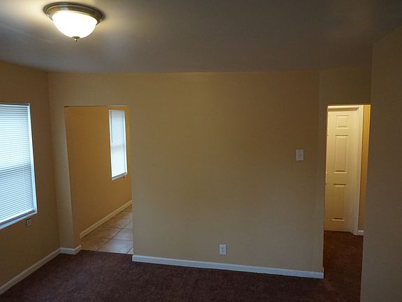 3rd image of 2202 Isabelle St
