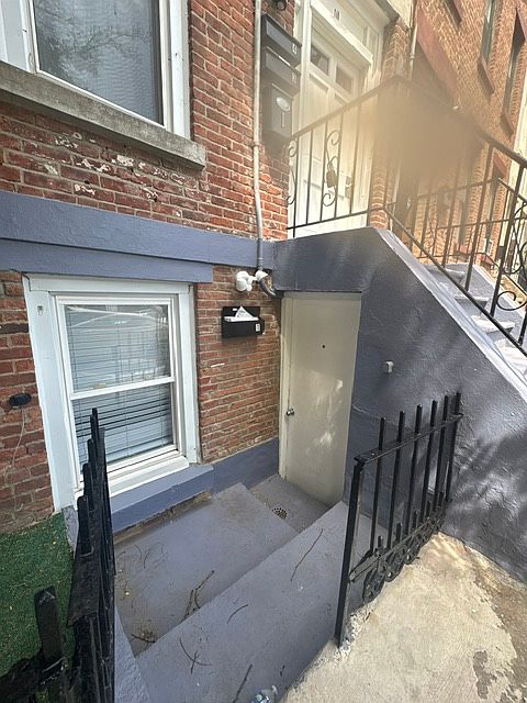 1st image of 10 Mercer St Floor 1