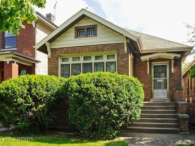2951 W Wilson Ave, Chicago, IL, 60625