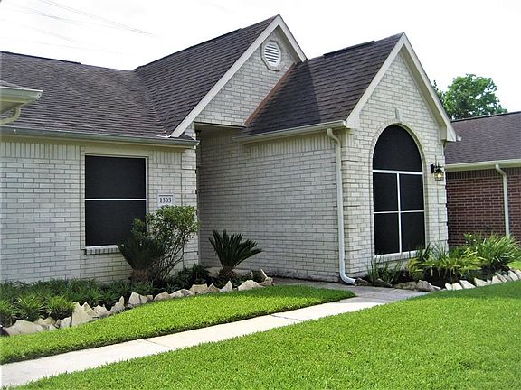 2nd image of 1303 Park Wind Dr