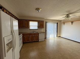 1516 N Blue Mills Rd, Independence, MO 64056