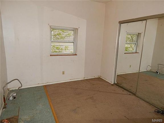 4th image of 257 Pardella Ave