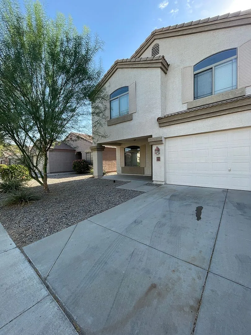 Coming Soon! Gorgeous 3 Bedroom, 3 Bathroom Located In Laveen — Photo 3